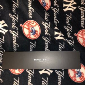 Apple Watch Series 3; Nike Addition 42m